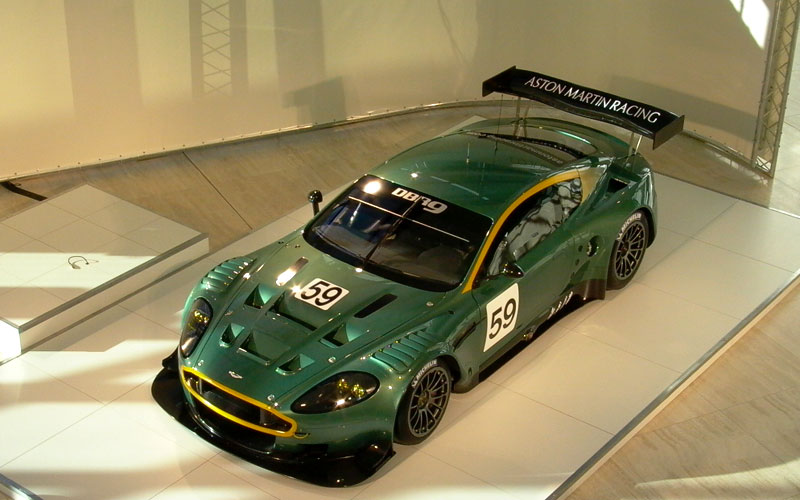 Aston Martin Racing enthüllt DBR9