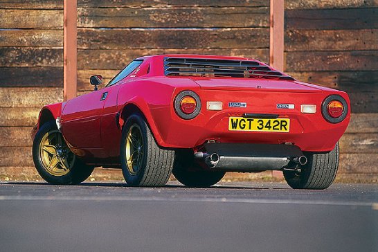 Lanca Stratos - Star of  stage and street