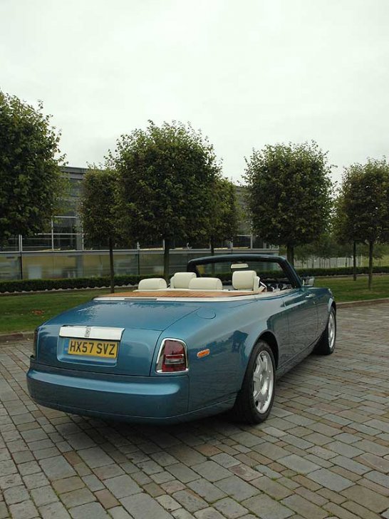 Rolls-Royce Phantom Drophead: A Very British Coupé