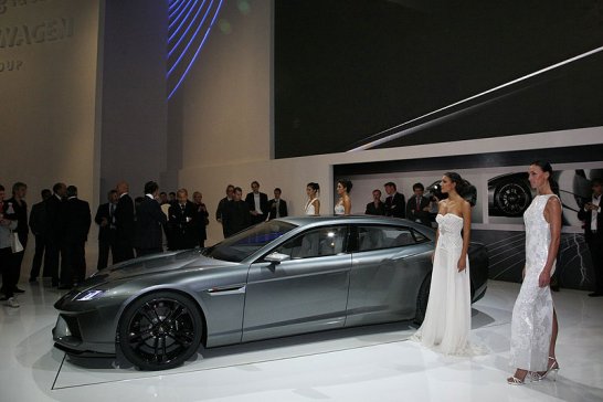 Lamborghini Estoque: Four-seater Concept Debuts in Paris