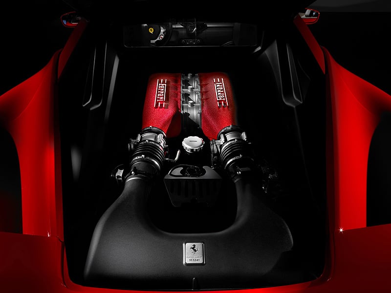 Ferrari 458 Italia: Innenraum und Fahraufnahmen