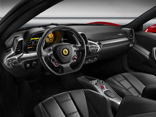 Ferrari 458 Italia: Innenraum und Fahraufnahmen