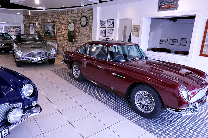 Desmond Smail Opens New Olney Showrooms