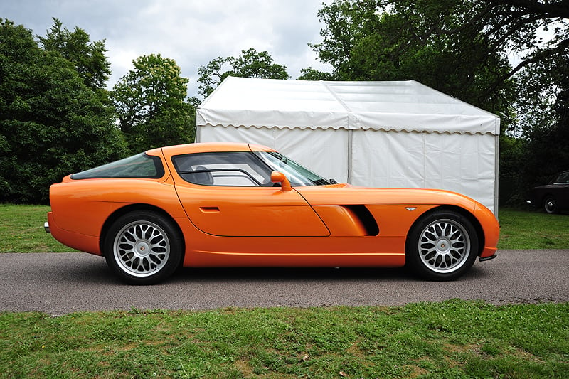 From Kensington to Camberley: Bristol car cavalcade stops London traffic