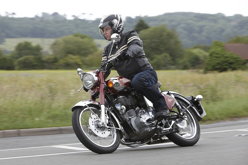Royal Enfield Bullet 500 Classic Chrome: Entspannte Evolution