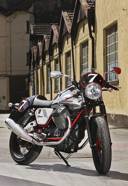 Moto Guzzi’s V7 ‘Factory Kit’