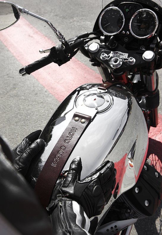 Moto Guzzi V7 Factory Kit: Look-a-Like