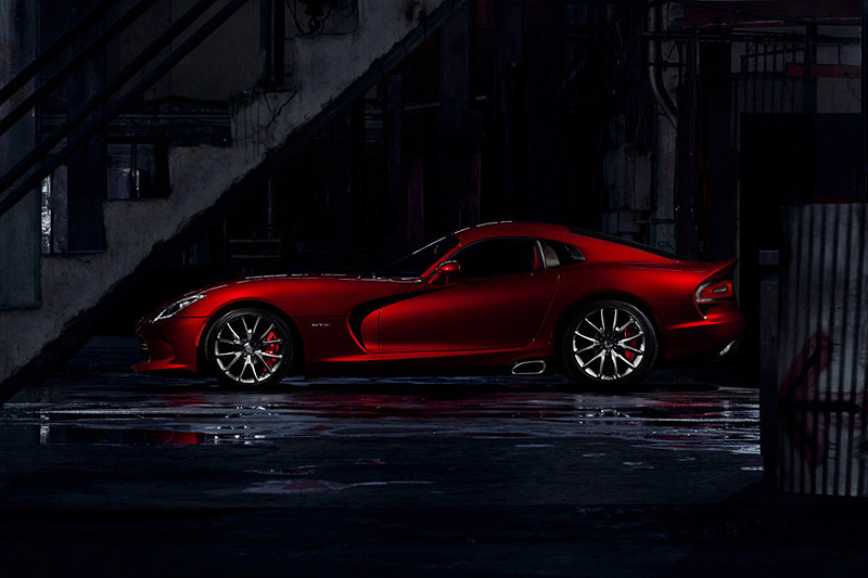 SRT Viper slithers into view in New York