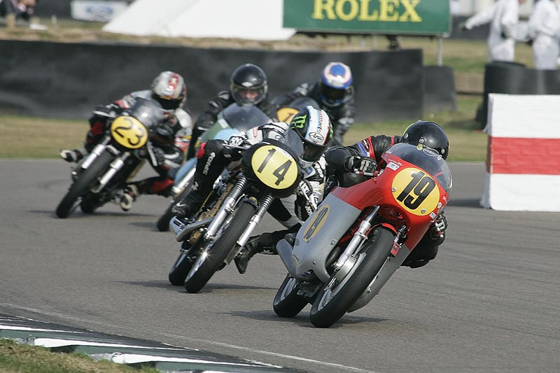 Auf die Knie! Motorräder beim Goodwood Revival 2012