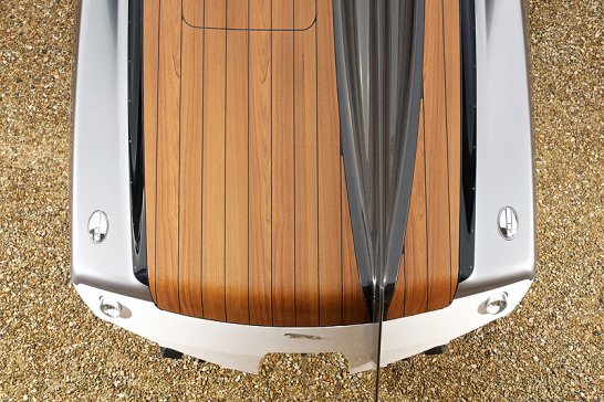 Jaguar 'Concept Speedboat': Like a cat to water