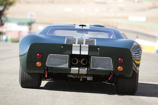 RM at Arizona, 2013: Perfect pair of 1960s sports cars heads the early entries