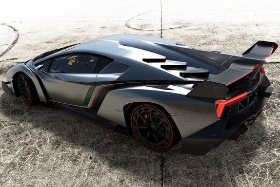 Lamborghini Veneno: Grey bull gives you wings