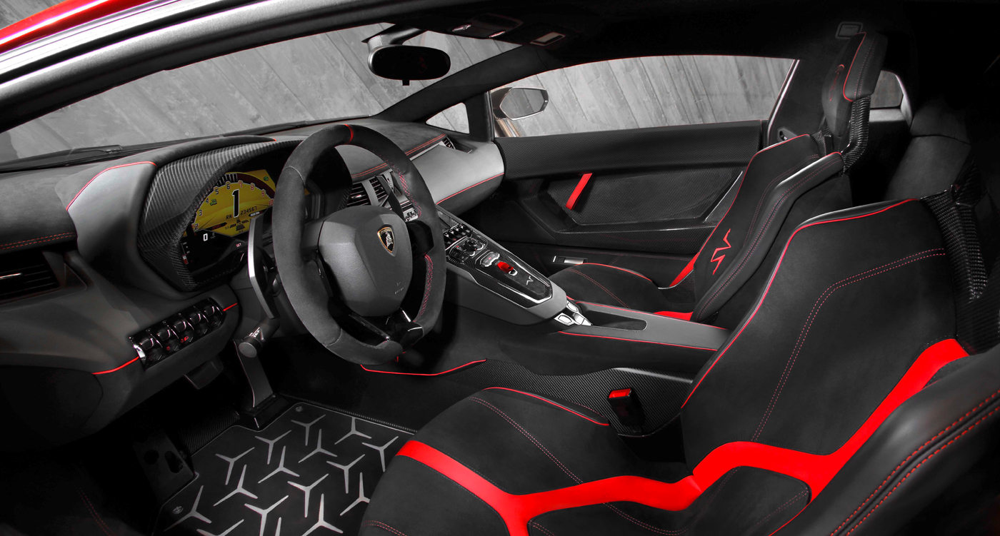 aventador-sv_interior.jpg