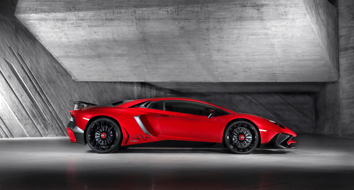 aventador-sv_side.jpg
