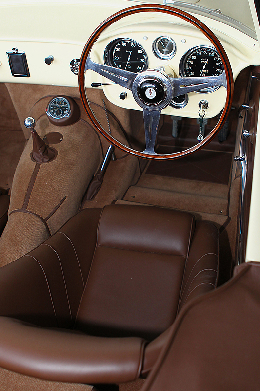 MASERATI_150_GT_SPIDER_04pop.jpg