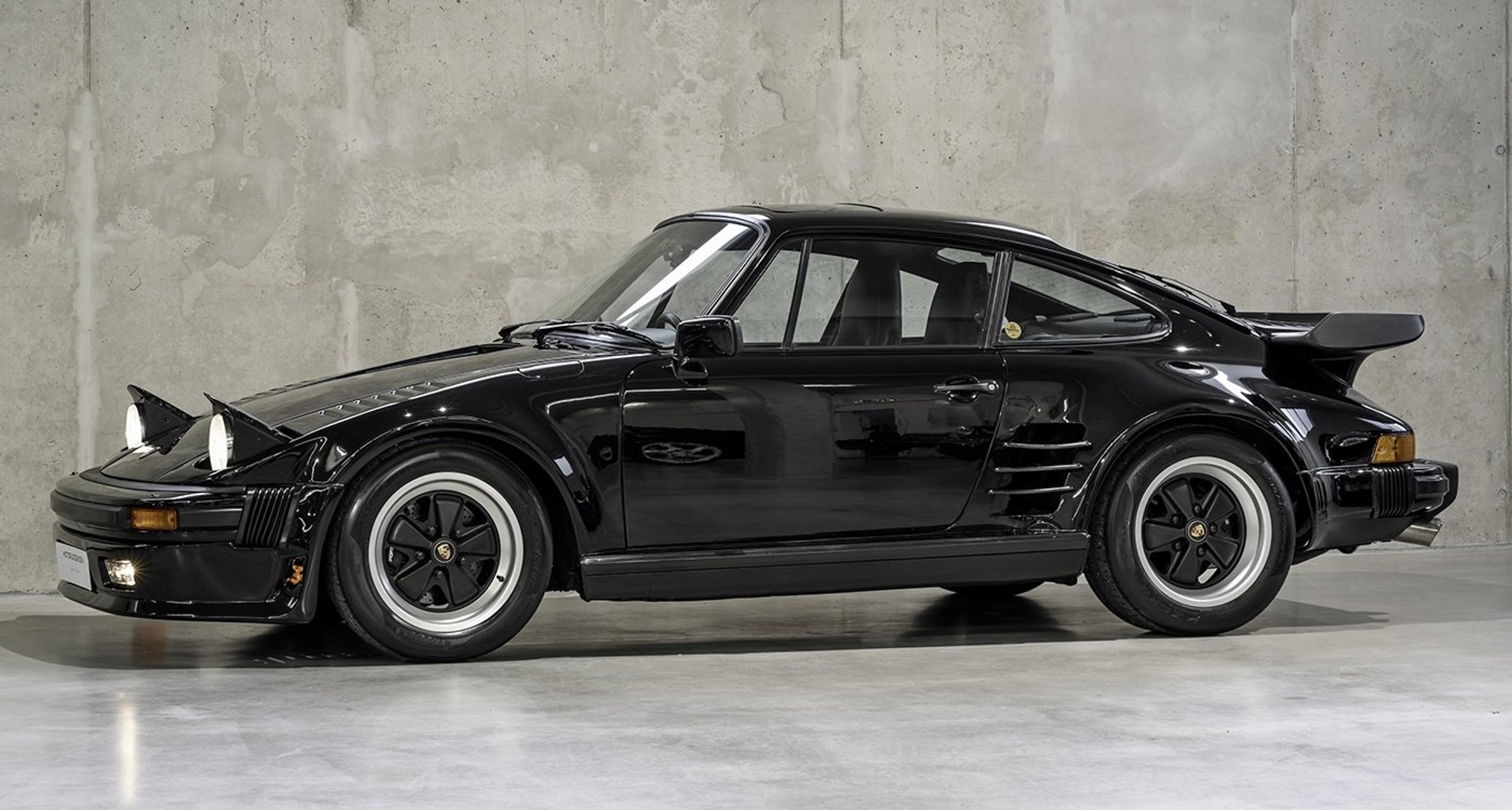 The Porsche Slantnose proves the method behind the 1980s madness | Classic  Driver Magazine
