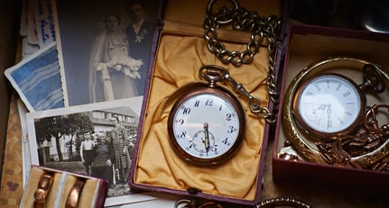 A vintage pocket watch is not en vogue but the new ones are