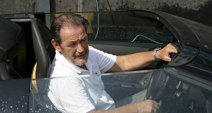 Lamborghini-Werksfahrer Valentino Balboni lädt ein 