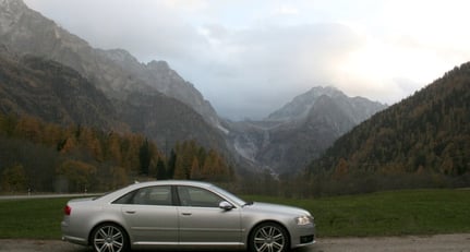 Audi S8 (1)