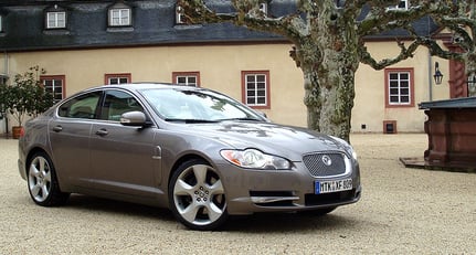 Jaguar XF SV8