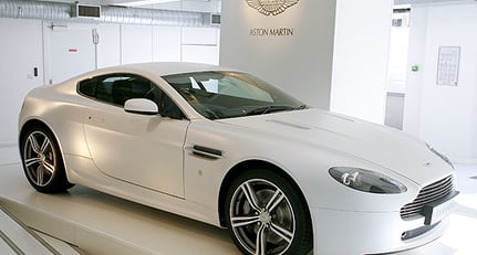 Aston Martin V8 Vantage Coupé: British Haute Couture 
