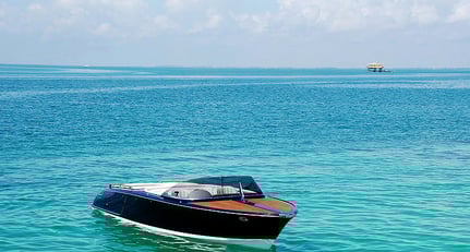 The Frauscher 757 St Tropez: Hybrid Sports Boat