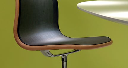 Thonet A660 von James Irvine: Eine Frage des Stuhls