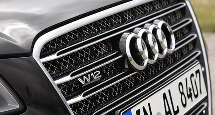 Audi A8 W12 lang vs. Audi V8 4,2L: Das Maß der Ringe