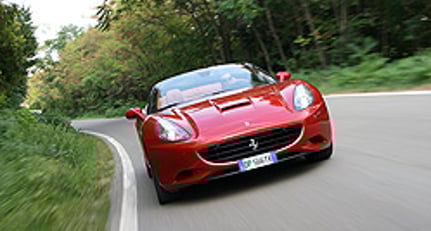 Paris 2010: Ferrari California mit Start-Stopp