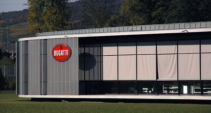 Bugatti und Dynaudio: Puccini lädt zur Opernaufführung