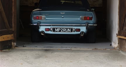 Aston Martin V8 Volante