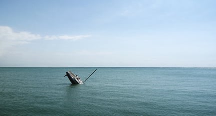 Love-Love by Julien Berthier: Sinkend, unsinkbar