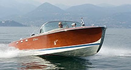 BMW V8 Abbate Runabout: Bavarian speedboat