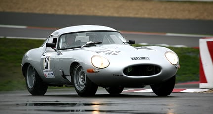 Jaguar E-Type feiert 50. Geburtstag am Nürburgring 