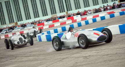 Mercedes-Benz & Friends in Berlin: Sterne auf dem Rollfeld