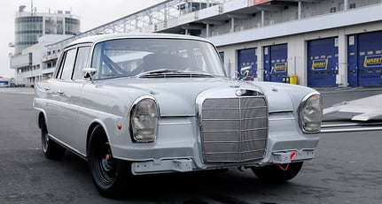 Mercedes-Benz 220 SE Heckflosse: Premiere beim FHR-Langstreckencup