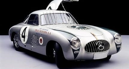 Mercedes-Benz Museum zeigt 60 Jahre SL-Baureihe