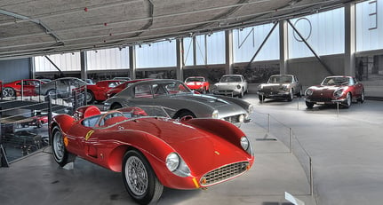 Mythos zu Besuch: Ferrari im Pantheon Basel