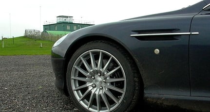 Aston Martin DB9