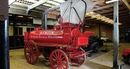 Horse-drawn Petrol wagon 1915