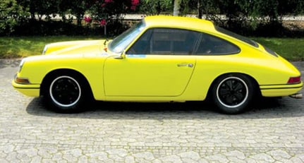 Porsche 911 FIA papers + Road-registered 1965