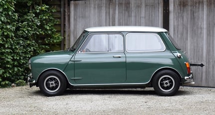 Morris Mini Mk2 Cooper S (1968) in original first paint
