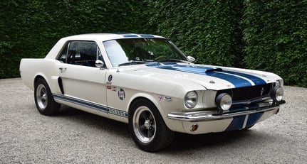 Ford Mustang V8 (1965) Fast road specification.