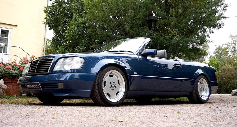 1994 Mercedes-Benz E-Class - SCHULZ-AUTOMOBILE 300 CE CABRIOLET.