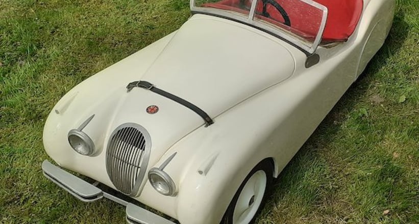 Jaguar pedal car 2025