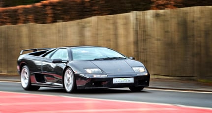 Lamborghini Countach versus Diablo – the ultimate bullfight