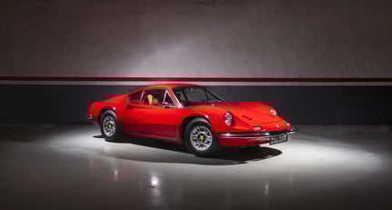 ferrari_dino_20predobok.jpg