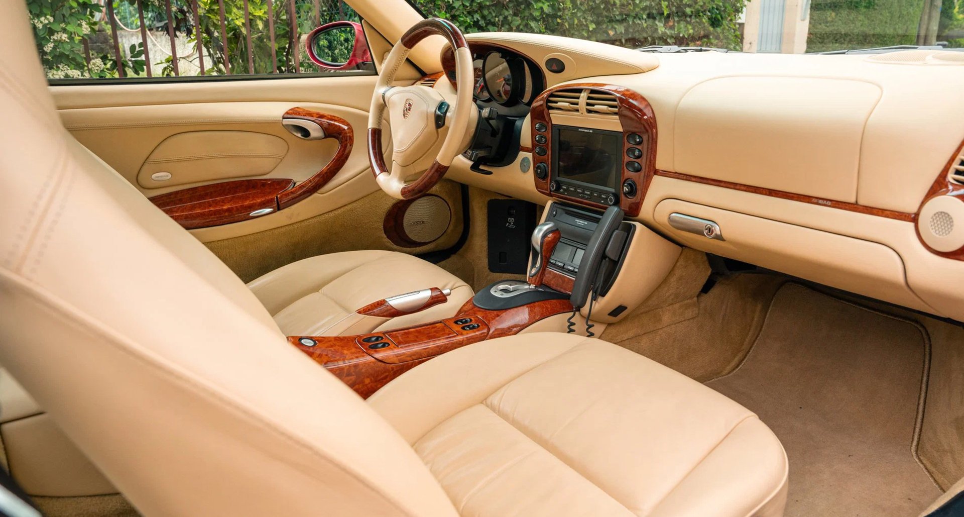 Porsche 996 The Essential Companion お値下げ Porsche 996 The