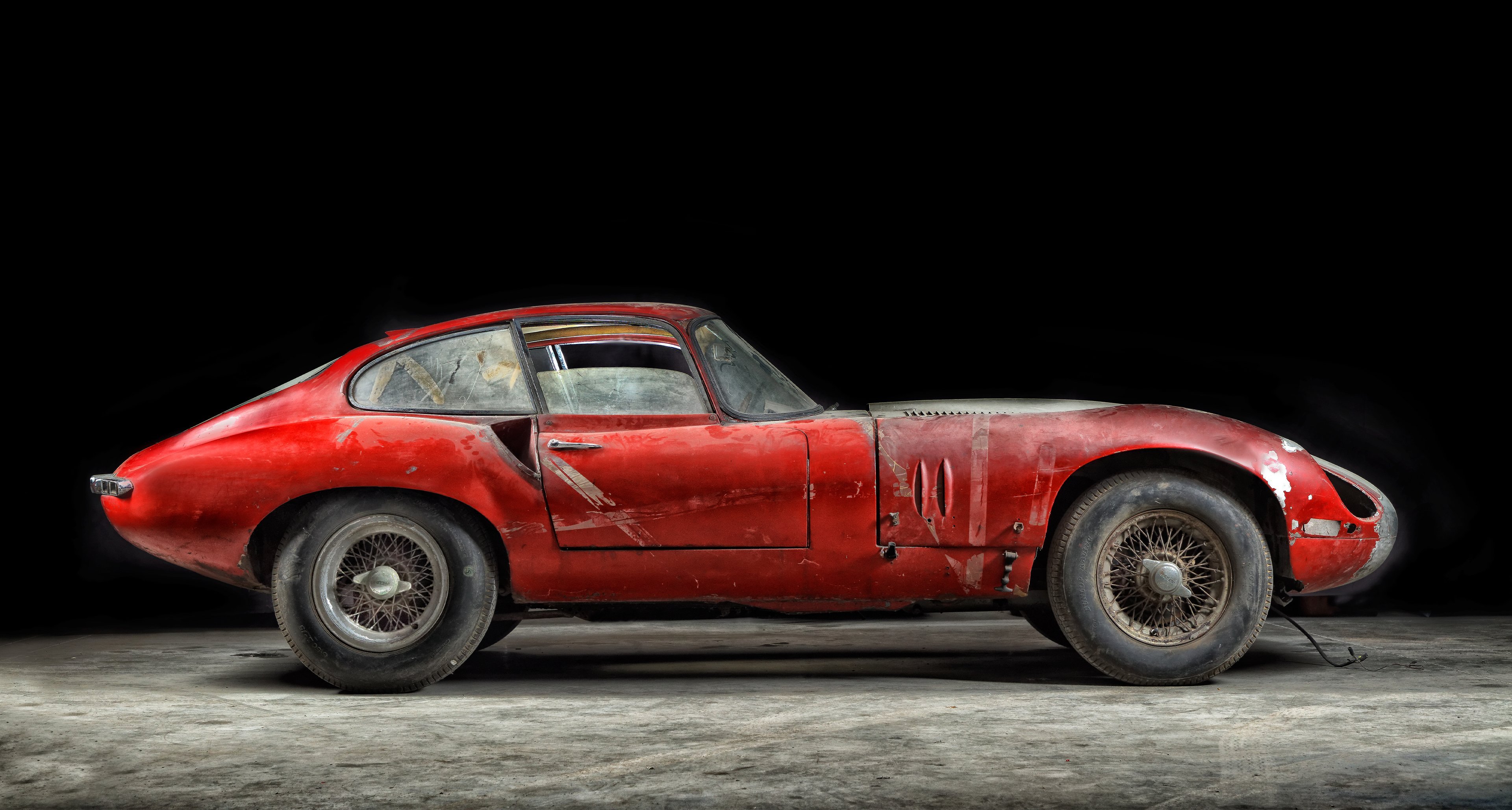 Tested: 1961 Jaguar E-type Proves Every Bit as Great as It Looks