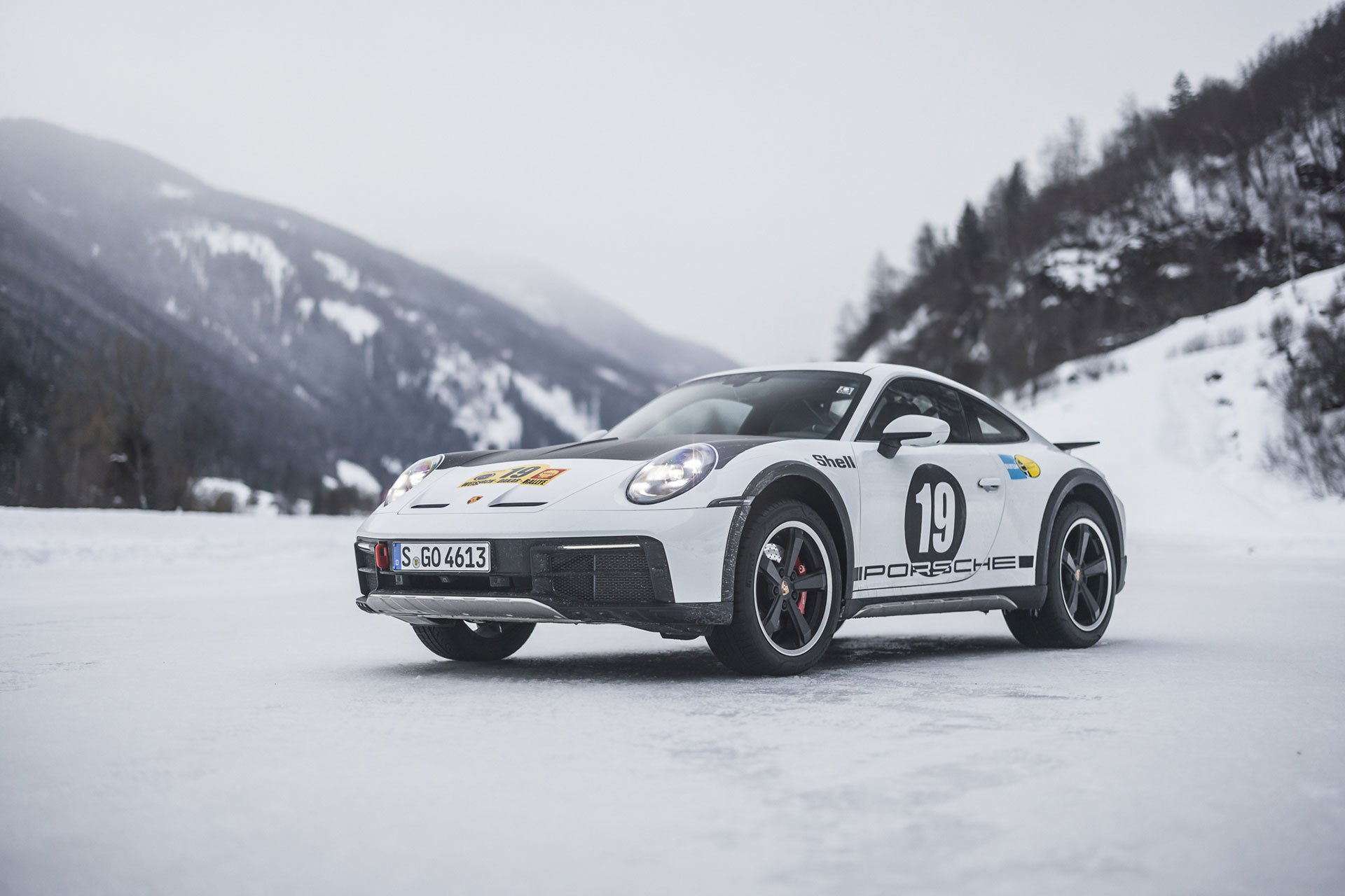 Dancing on ice with the all-new Porsche 911 Dakar | Classic Driver Magazine